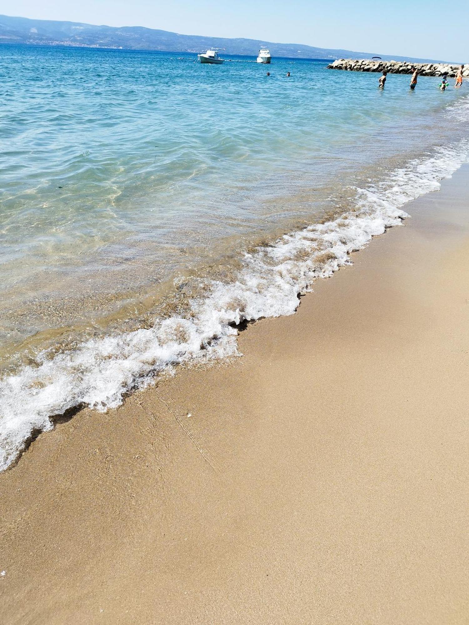 Ferienwohnung Am Sandstrand Omiš Екстериор снимка